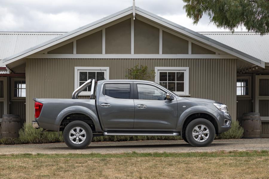  Nissan Navara ST Dual Cab (D23) 2017 года  (AU) (фото 10 из 29)